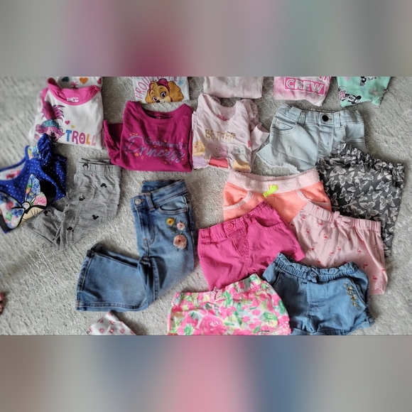 Toddler 2T clothes - Picture 2 of 4